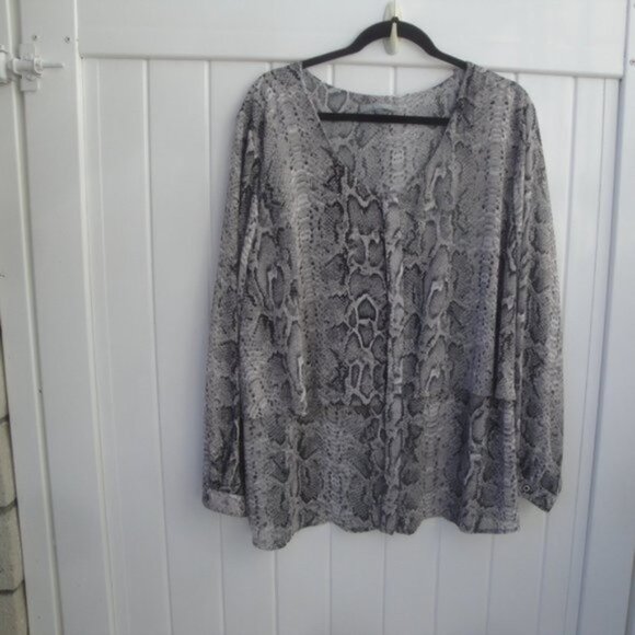 NY Collection Woman's Blouse Size 3X Animal Print Long Sleeve Button Down - Picture 3 of 3